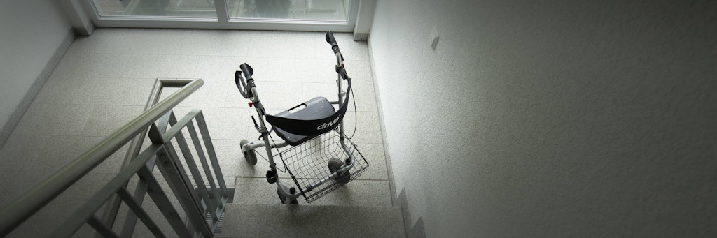 In Pflegeheimen wird Covid 19 oft durch Personal übertragen - und kann dort verheerende Auswirkungen haben. Es braucht flächendeckend schlüssige Konzepte, viel mehr Hilfe aus der Politik und deutlich mehr Aufmerksamkeit aus der Bevölkerung.