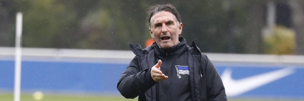 Hertha-Trainer Bruno Labbadia (54) ist nicht zufrieden. Die große Kritik-Keule schwingt er dennoch noch nicht. 