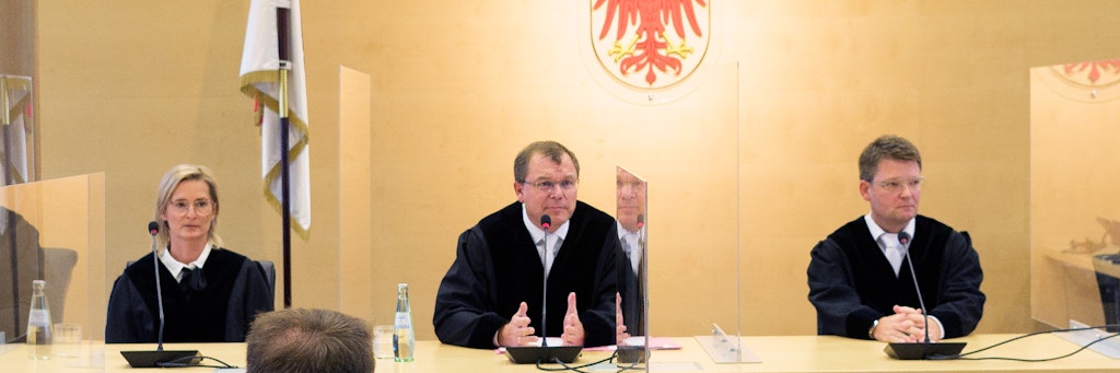Markus Möller (M.), Präsident des Verfassungsgerichts, nach der Urteilsverkündung