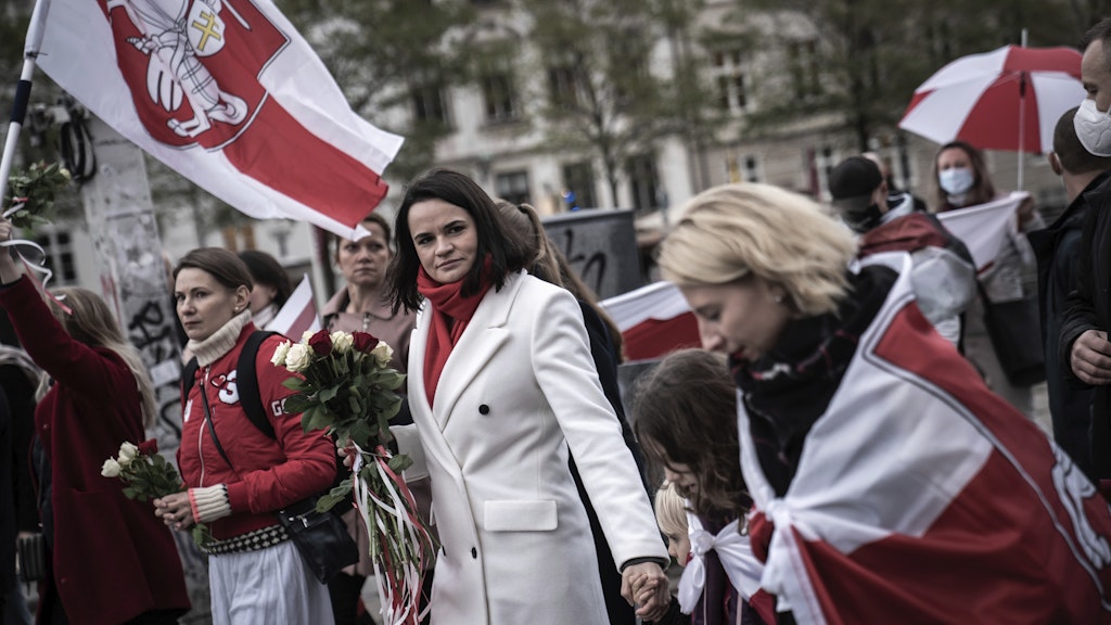 Oppositionspolitikerin Swetlana Tichanowskaja (M., hier bei einem Protestzug in Dänemark) hatte Lukaschenko ein Ultimatum gesetzt.