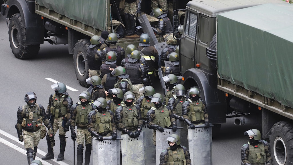 Ein Großaufgebot der Polizei rückte wegen der Proteste an, blockierte Straßen. 