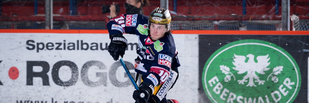 Eisbär Parker Tuomie will endlich in der DEL Maß nehmen.