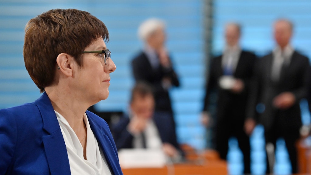 Die Nachfolge von Verteidigungsministerin Annegret Kramp-Karrenbauer als CDU-Chefin wird voraussichtlich erst 2021 geklärt. 