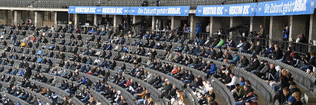 Herthas Mitglieder hielten ihre Versammlung im Olympiastadion ab.