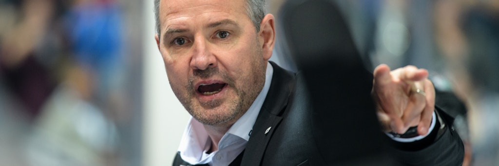 EHC-Trainer Serge Aubin wird am Wochenende ganz genau hinschauen.