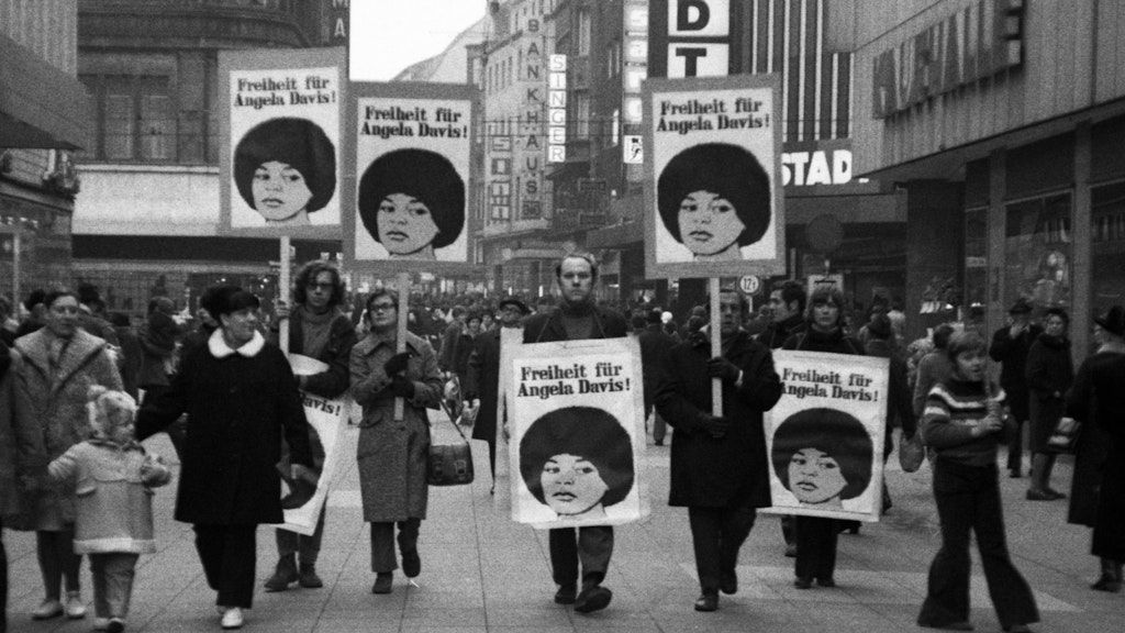 Protest für Angela Davis 1972 in Dortmund.
