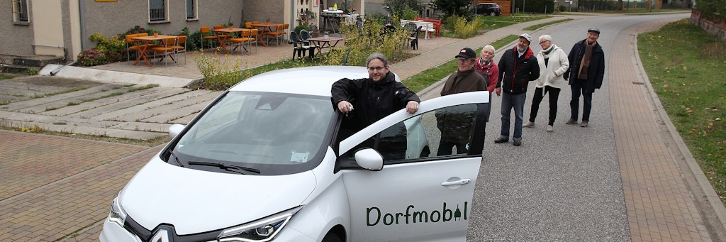 Die Einwohner von Barsikow sind stolz auf ihr gemeinsam genutztes Dorfmobil.