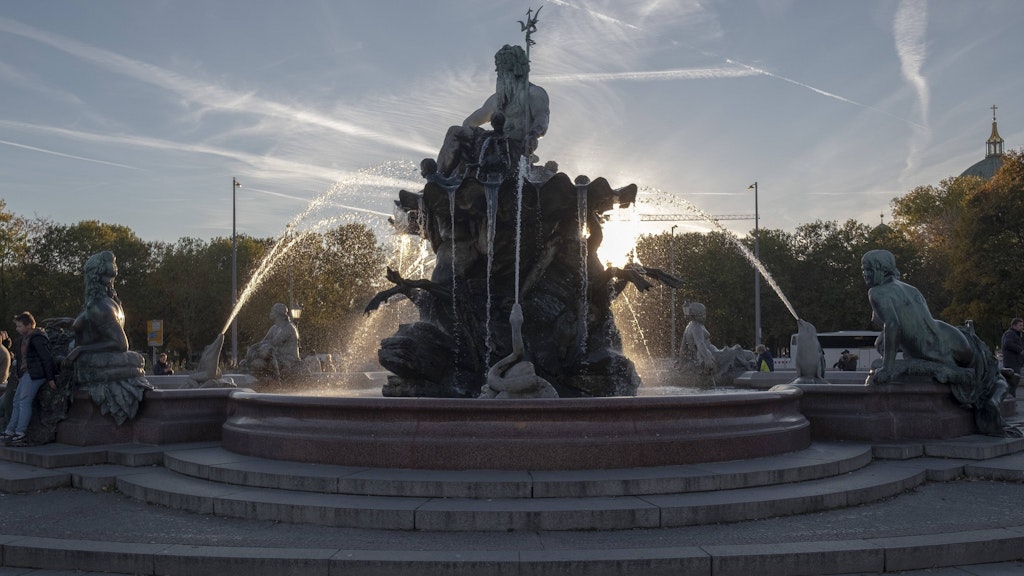 Heute steht hier der Neptunbrunnen - doch am gleichen Ort wurde zur Zeit des Kurfürsten Joachim II. ein Mann gevierteilt, die Körperteile danach an Berlins Stadttoren aufgehängt.