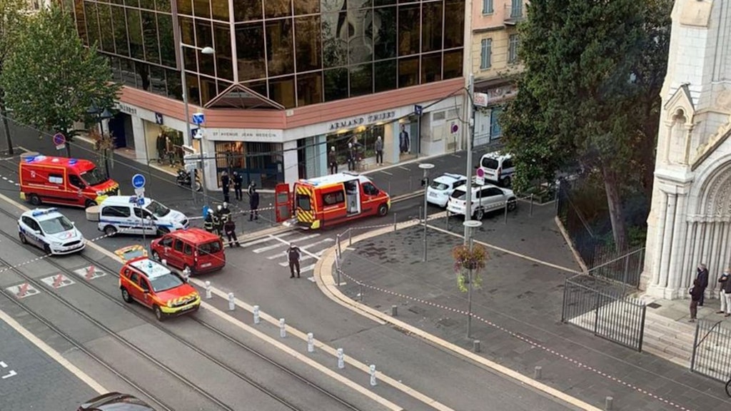 Der Tatort – rechts der bewachte Eingang der Kirche Notre-Dame. 