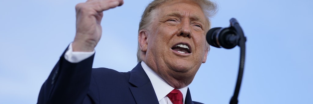 Donald Trump, Präsident der USA, spricht auf einer Wahlkampfveranstaltung im Polo Club. 