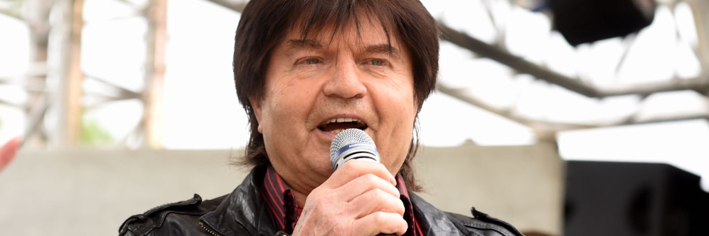 Sänger Uwe Jensen bei einem Auftritt in Köpenick: „Wir Ostdeutschen sind nicht mit leeren Händen in die Einheit gegangen“, sagt er.