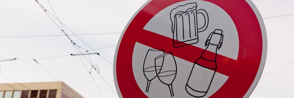 Ein Alkoholverbotsschild - bald auch in Berlin?
