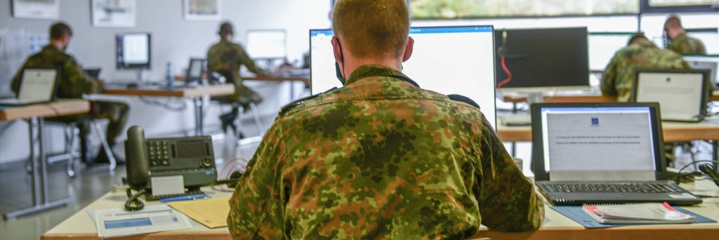 Die Bundeswehr hilft einem Gesundheitsamt in Baden-Württemberg bei der Corona-Nachverfolgung.