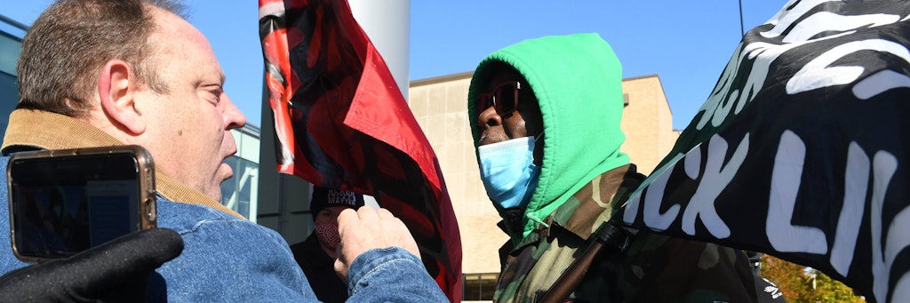 Zusammentreffen von Demonstranten in Waukegan, Illinois.