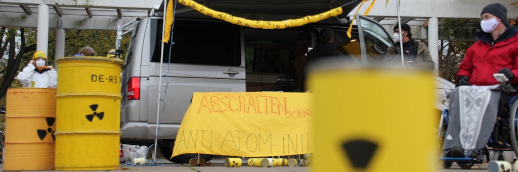 Mahnwache vor dem Castortransport in Göttingen – trotz Corona-Pandemie sind über 10.000 Einsatzkräfte der Polizei angemeldet, die diesen Transport zur Sicherheit begleiten. 