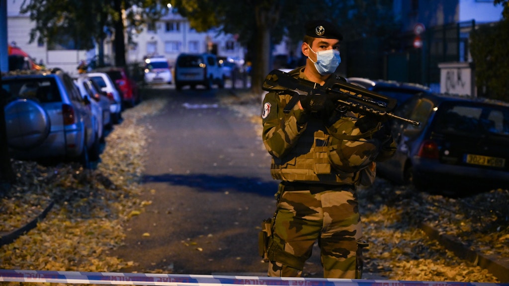 Ein französischer Soldat in Lyon. 