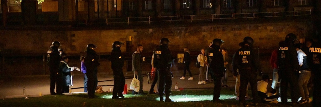 Bereits im September (Foto) wurde der James-Simon-Park von der Polizei geräumt.