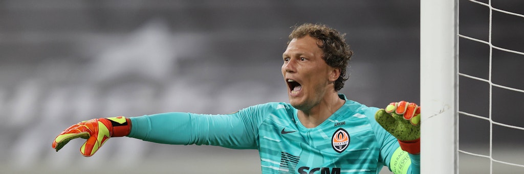 Der Torwart von Schachtar Donezk, Andriy Pyatov, wurde positiv auf Corona gestestet. Auch einen weiteren Nationalspieler der Ukraine hat es erwischt.
