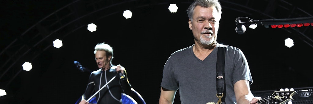 David Lee Roth (l) und Eddie Van Halen treten in Wantagh auf. 