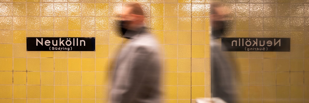 Berlin steuert bei der Zahl der Corona-Infektionen auf die nächste Warnstufe zu. 