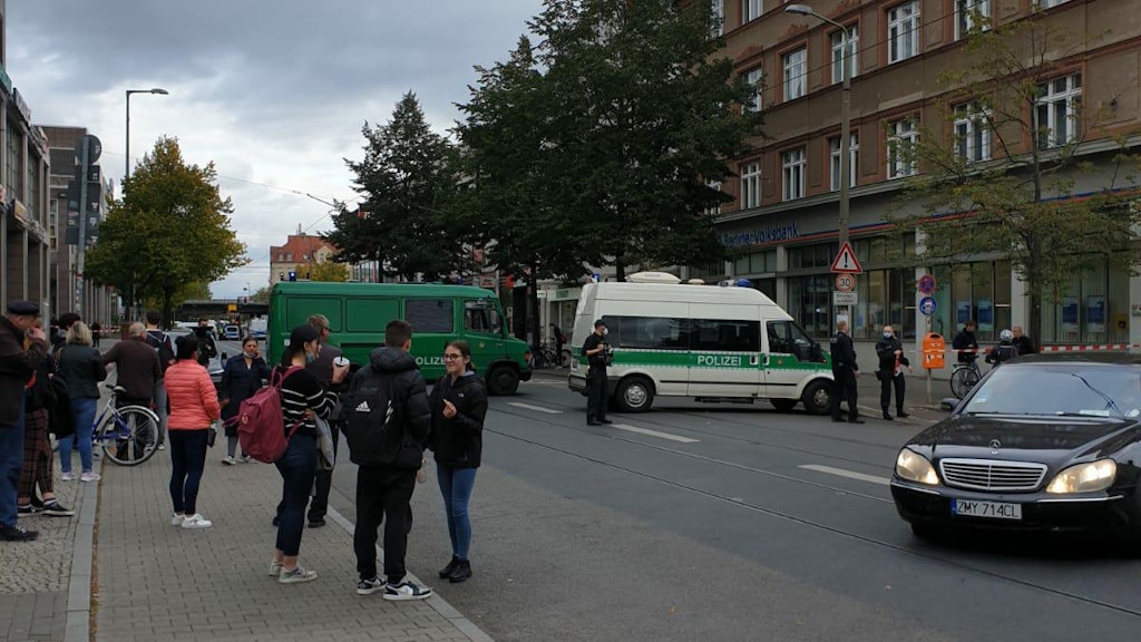 Die Polizei har das Einkaufszentrum geräumt.