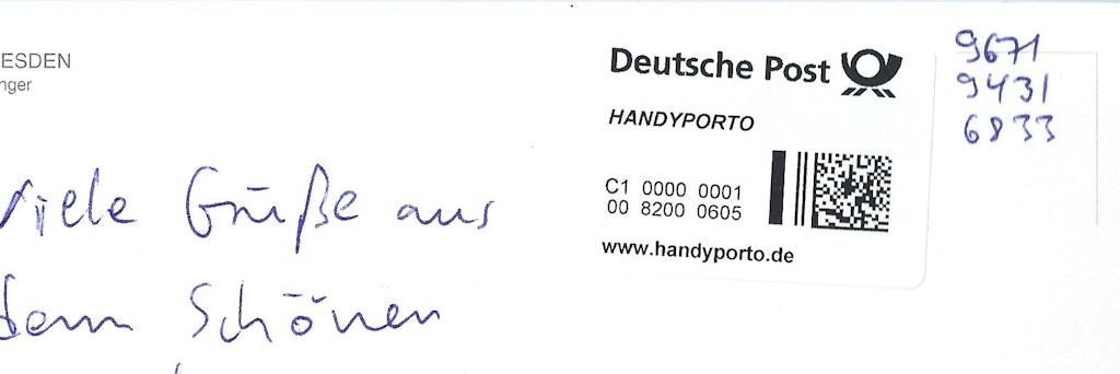 Eine Ansichtskarte, frankiert mit Handyporto.
