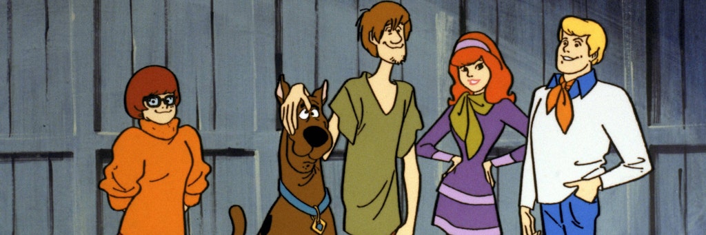 Das Team der amerikanischen Zeichentrickserie „Scooby-Doo“: Velma Dinkley, Scooby-Doo, Norville „Shaggy“ Rogers, Daphne Blake und Fred Jones (v. l. n. r.).