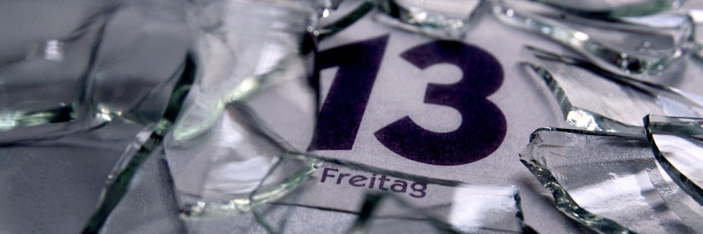 Mindestens einen Freitag, den 13., gibt es jedes Jahr. Auch wenn sich 2020 bisweilen anfühlen mag, als folge Unglückstag auf Unglückstag, so rankt sich um den 13. doch so manch Aberglaube.