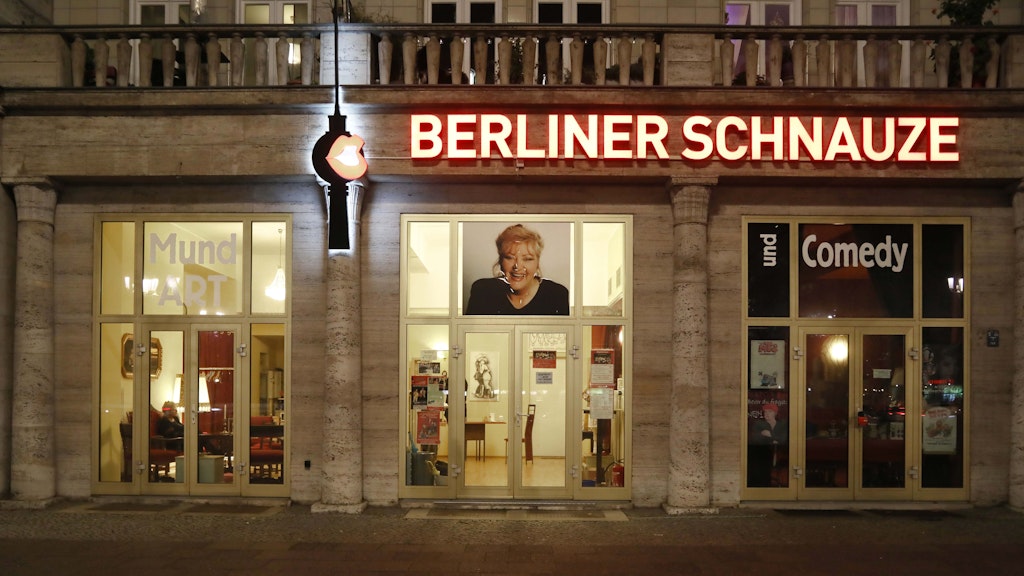 Das kleine Theater in der Karl-Marx-Allee gibt es erst seit etwas mehr als zwei Jahren.