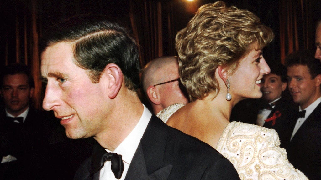 Ihre Ehe war nicht von Liebe und Unterstützung erfüllt: Prinz Charles und Prinzessin Diana bei einem Theaterbesuch.