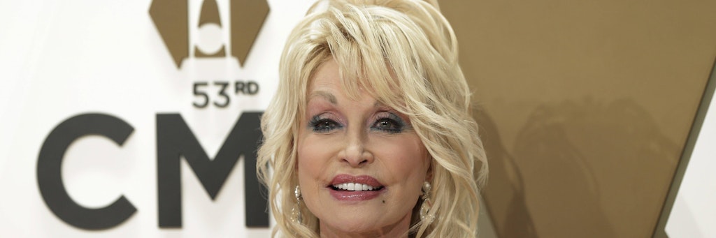 Eine Country-Legende mit großem Herzen: Dolly Parton ist karitativ tätig und hat sogar ihre eigenen Wohltätigkeitsorganisation