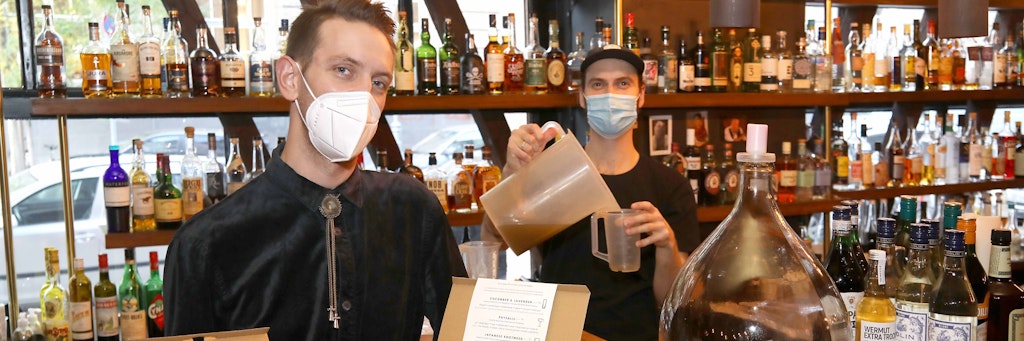 Die „Velvet Bar“ bietet einen Cocktail-Lieferservice an.