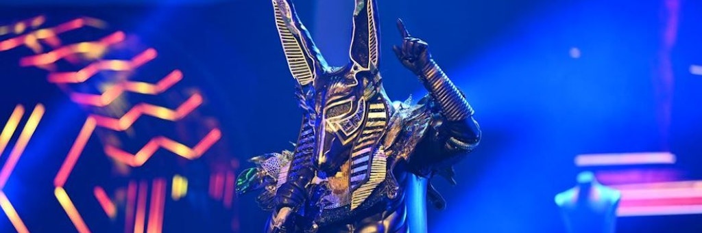 Wer steckt unter dem Anubis-Kostüm?