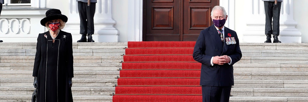 Prinz Charles und Herzogin Camilla werden in Schloss Bellevue in Berlin empfangen.