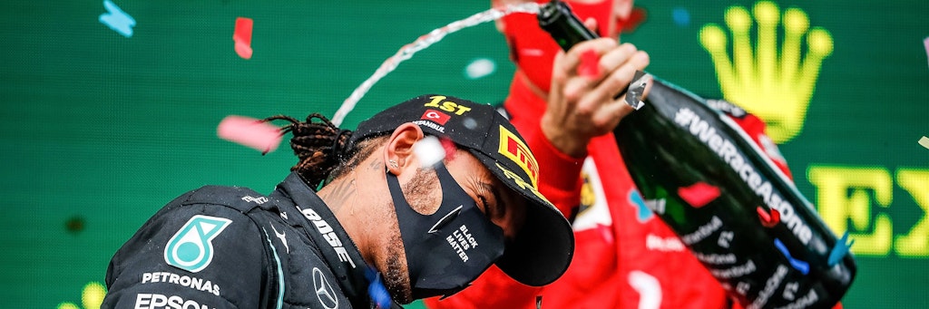 Schampus gibt es für Lewis Hamilton nur bei der Siegehrung.