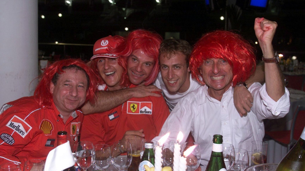 Michael Schumacher (2. v. l.) feierte stehs rauschende WM-Parties.
