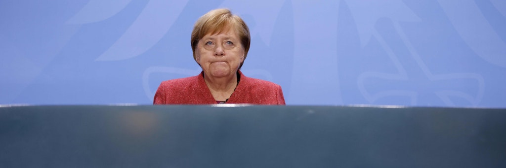 Mit zusammengekniffenen Lippen saß Angela Merkel bei der Präsentation der Empfehlungen da. Sie war nicht unzufrieden mit den Ergebnissen - vor allem, weil sie mit ihren düsteren Prognosen zur Infektionsentwicklung zuletzt mehr als recht hatte. 