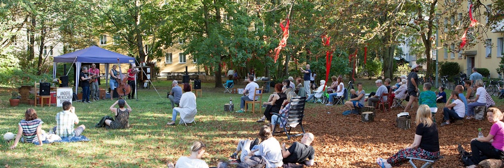Mit regelmäßigen Hofkonzerten macht die Bürgerinitiative Grüner Kiez Pankow Stimmung gegen die geplante Verdichtung an der Ossietzkystraße und der Kavalierstraße. <br> <br>
