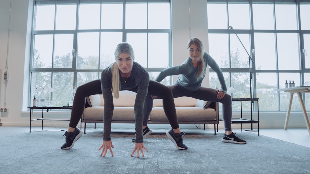 Das Barre-Workout kombiniert Ballettpositionen mit Fitness-Elementen, Pilates, Yoga und Cardio.