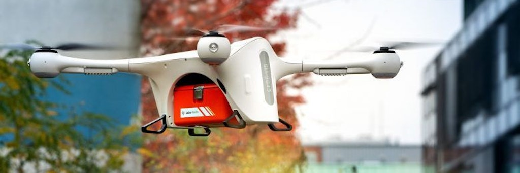Eine M2 Drohne der kalifornischen Firma Matternet hebt in Berlin ab. 
