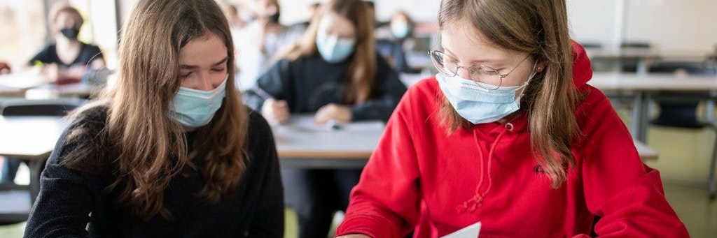 Bald könnte es eine Maskenpflicht an allen Schulen geben.