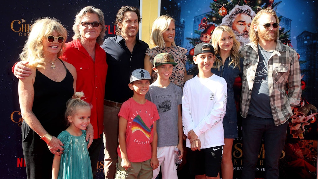Eine schrecklich nette Familie: Goldie Hawn und Kurt Russell mit ihren Kindern Oliver Hudson, Erinn Bartlett, Wyatt Russell (hinten v.l.n.r.) und Enkelkindern.