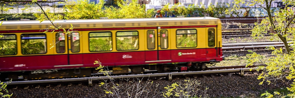 Hält nicht immer da, wo man denkt zu sein: die Berliner S-Bahn.