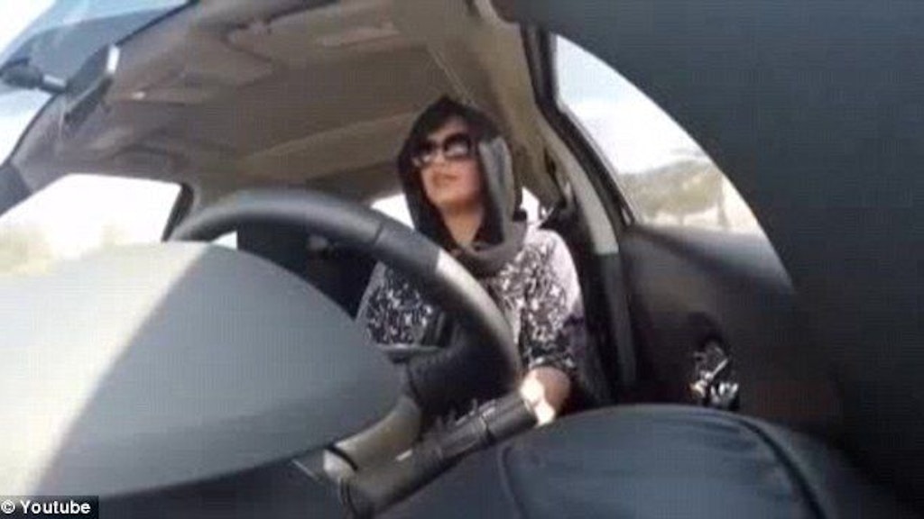 Ludschain al-Hathlul widersetzte sich dem Fahrverbot für Frauen und postete Videos von sich am Steuer in sozialen Medien.