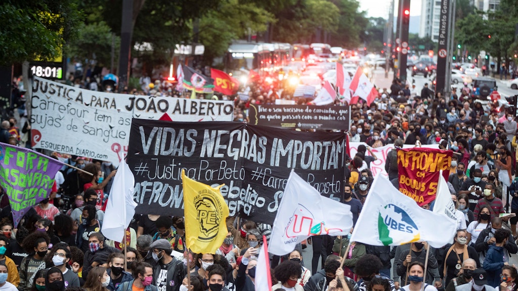 Tausende gingen auch in Sao Paulo gegen Polizeigewalt auf die Straße.