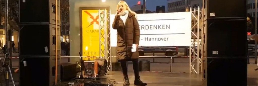 Die Frau verglich sich auf einer Kundgebung wegen ihres Protests gegen die Corona-Maßnahmen mit Sophie Scholl.