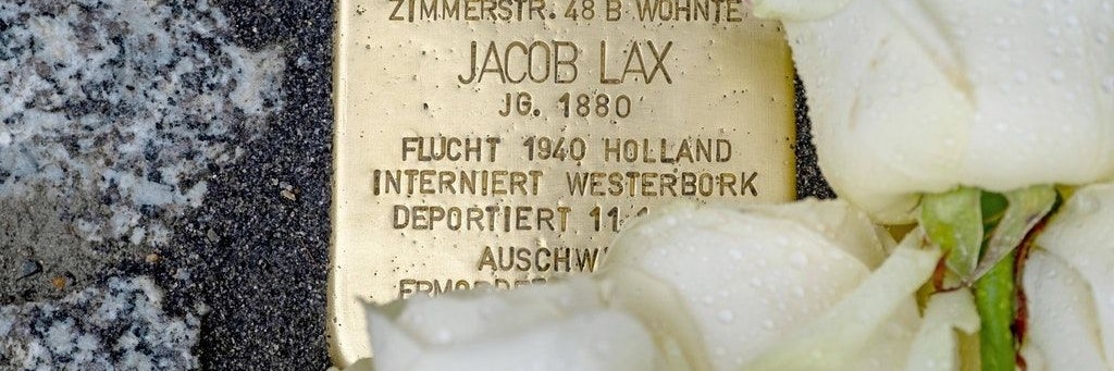 Die Stolpersteine in Berlin erinnern an Menschen, die zwischen 1933 und 1945 von den Nationalsozialisten verfolgt wurden.