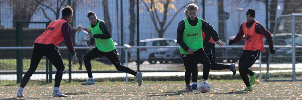 Der BFC Dynamo ist zurück im Training: Da schaut sogar die Sonne mal kurz vorbei ...