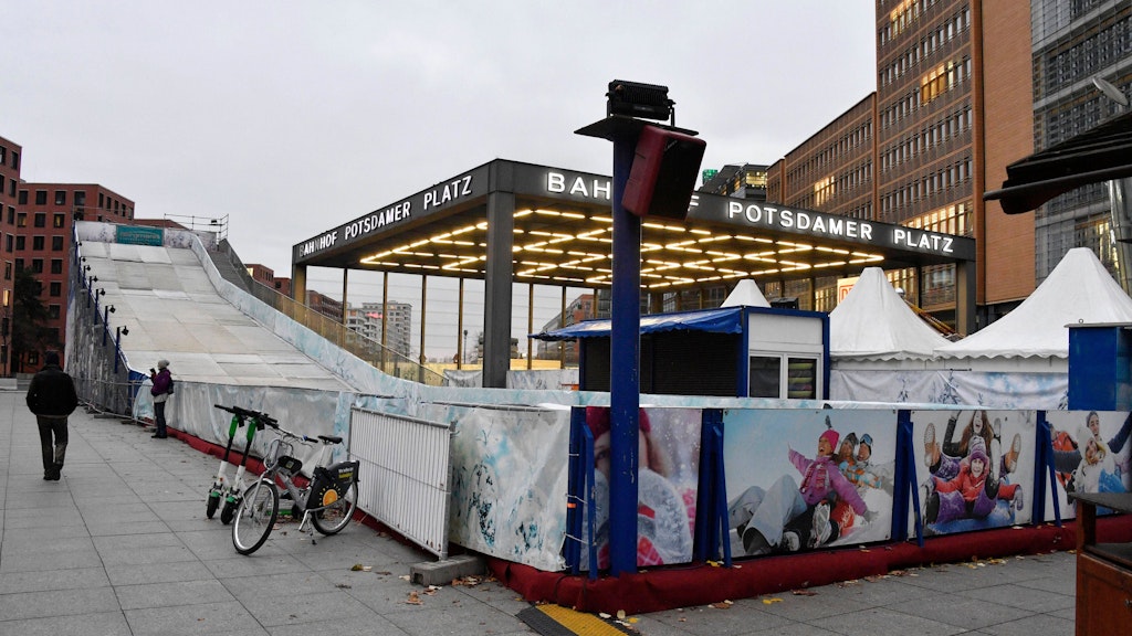 Die Winterwelt am Potsdamer Platz war bereits aufgebaut, soll nun aber wieder abgebaut werden.