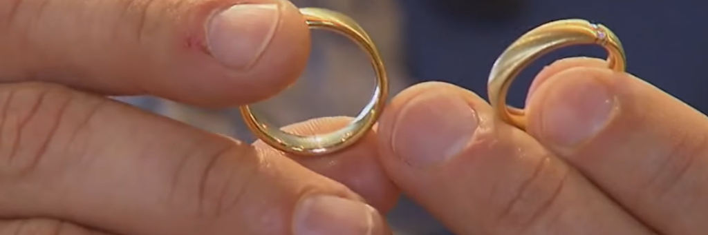 Die Eheringe von Lisa und Michael - ausgesucht vom Bräutigam persönlich.